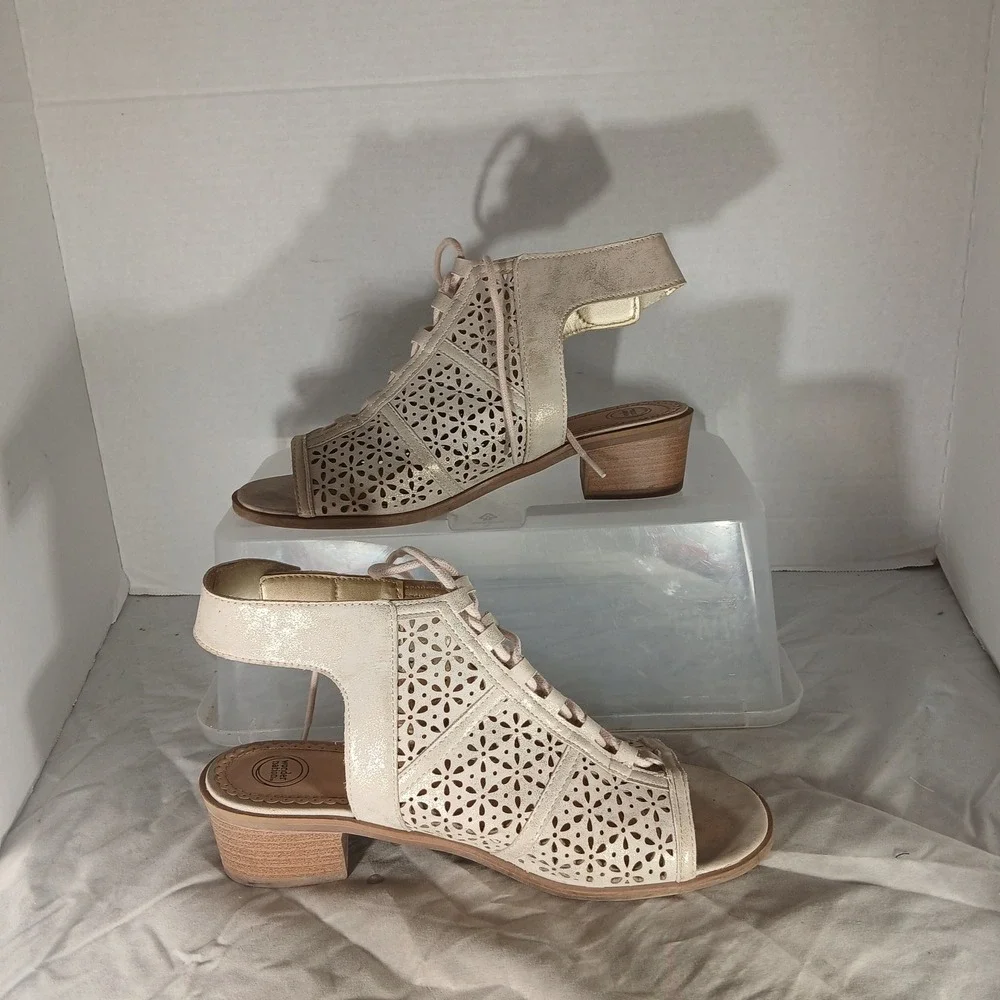 Wonder Nation Lace‎ Up Block Heel Sandals Size 5 Champagne Gold Laser Cut Boho